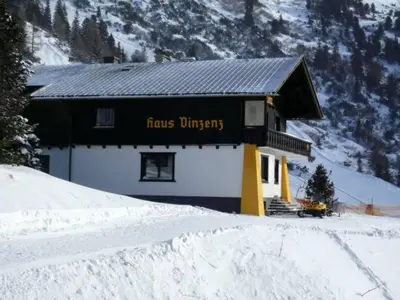 Haus Vinzenz im Winter