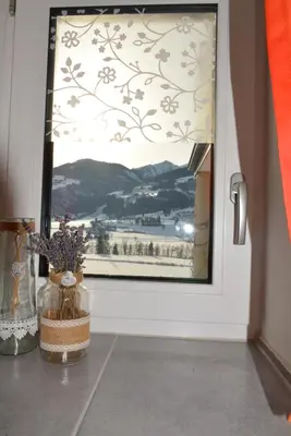 Ein allgemeiner Bergblick oder ein Berglick von der Ferienwohnung aus