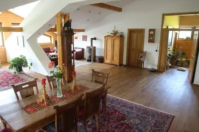 Ein Sitzbereich in der Unterkunft Ferienwohnungen Schlader