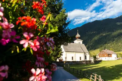 Ein allgemeiner Bergblick oder ein Berglick von der Ferienwohnung aus