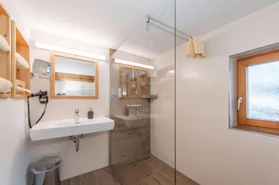 Ein Badezimmer in der Unterkunft Das kleine Bio Hotel Tiefenbach