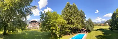 Ein Garten an der Unterkunft Aparthotel Fürst