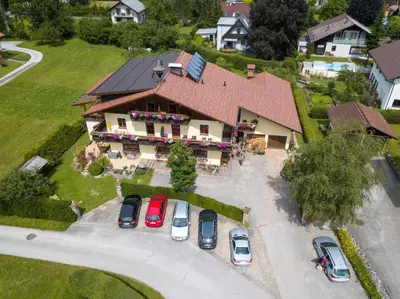Das Gebäude in dem sich die Pension befindet