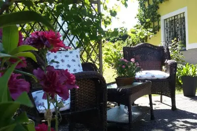 Ein Garten an der Unterkunft Haus Lerchenreith