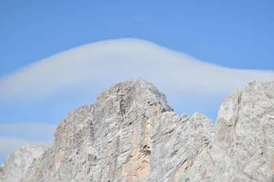 Ein allgemeiner Bergblick oder ein Berglick von der Ferienwohnung aus