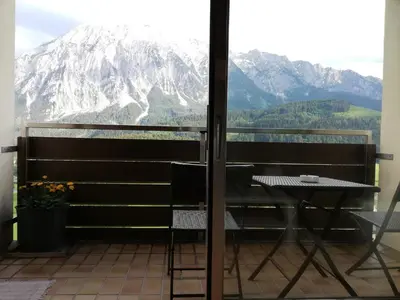 Ein allgemeiner Bergblick oder ein Berglick von der Ferienwohnung aus