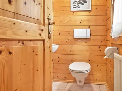 Ein Badezimmer in der Unterkunft Alpenglück Chalet Schladming - Dachstein by AA Holiday Homes