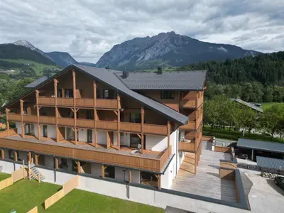 Ein allgemeiner Bergblick oder ein Berglick von des Hotels aus