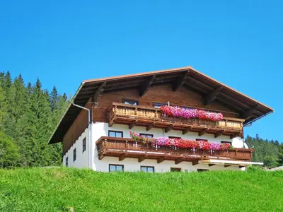 Ein Garten an der Unterkunft Apartment Tobias 1 by Interhome