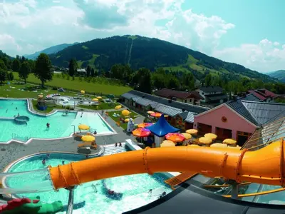Ein allgemeiner Bergblick oder ein Berglick von des Ferienhauses aus
