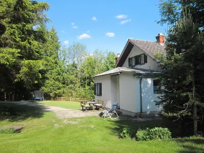 Ein Garten an der Unterkunft Holiday Home Landhaus Grüne Oase by Interhome