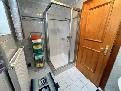 Ein Badezimmer in der Unterkunft Holiday Home Landhaus Grüne Oase by Interhome