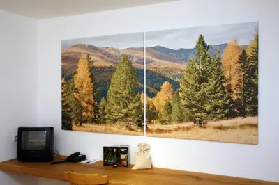 Ein allgemeiner Bergblick oder ein Berglick von des Hotels aus