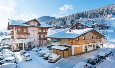 Ein allgemeiner Bergblick oder ein Berglick von des Hotels aus