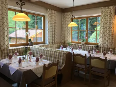 Ein Restaurant oder anderes Speiselokal in der Unterkunft Gasthof Botenwirt