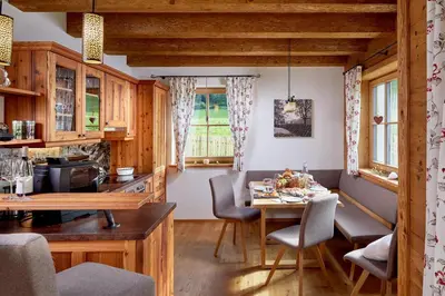 Ein Sitzbereich in der Unterkunft Lehenriedl Chalet
