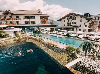Der Swimmingpool an oder in der Nähe von Hotel Schwaigerhof
