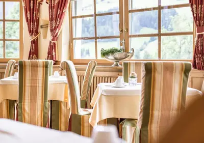 Ein Sitzbereich in der Unterkunft Familien- und Wellnesshotel Hanneshof