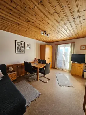 Ein Sitzbereich in der Unterkunft Biohof Poinsitgut
