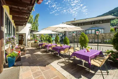 Ein Restaurant oder anderes Speiselokal in der Unterkunft Apparthotel Panorama