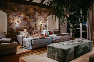 Ein Sitzbereich in der Unterkunft Hotel Salzburger Hof Zauchensee