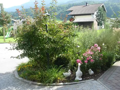 Ein Garten an der Unterkunft Pension Anna