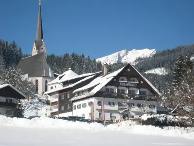 Ein allgemeiner Bergblick oder ein Berglick von der Pension aus
