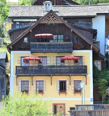 Das Gebäude in dem sich die Ferienwohnung befindet