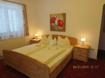Ein Bett oder Betten in einem Zimmer der Unterkunft Bio-Bauernhof Vordergrubenbach - Familie Oberascher
