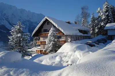 Hotel Pension Sonnenuhr im Winter