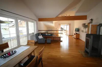 Ein Sitzbereich in der Unterkunft Ferienwohnung Hentschel
