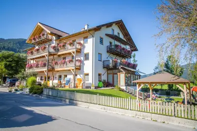 Ein allgemeiner Bergblick oder ein Berglick von der Ferienwohnung aus