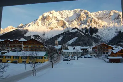 Ein allgemeiner Bergblick oder ein Berglick von der Ferienwohnung aus