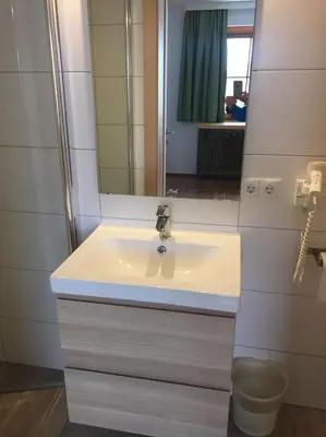 Ein Badezimmer in der Unterkunft Privatzimmervermietung Wiederkehr