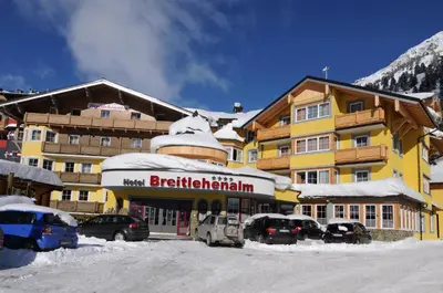 Ein allgemeiner Bergblick oder ein Berglick von des Hotels aus
