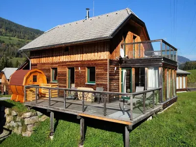 Ein allgemeiner Bergblick oder ein Berglick von des Chalets aus