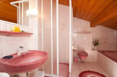 Ein Badezimmer in der Unterkunft Haus Martina