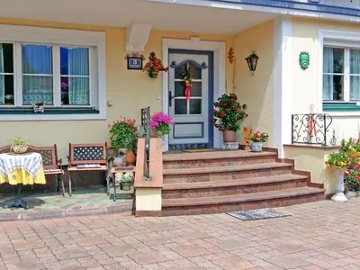 Das Gebäude in dem sich die Ferienwohnung befindet