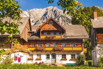 Ein allgemeiner Bergblick oder ein Berglick von der Ferienwohnung aus
