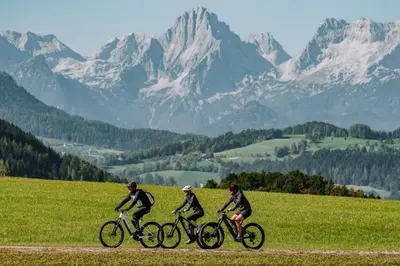 Ein allgemeiner Bergblick oder ein Berglick von des Hotels aus