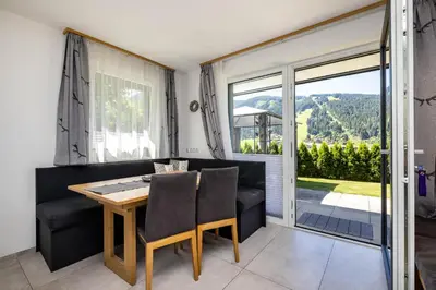 Ein allgemeiner Bergblick oder ein Berglick von der Ferienwohnung aus