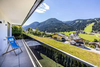 Ein allgemeiner Bergblick oder ein Berglick von der Ferienwohnung aus