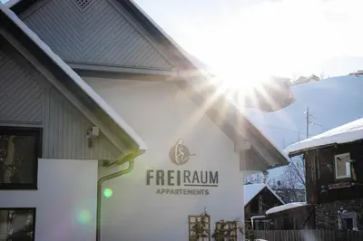 Ein allgemeiner Bergblick oder ein Berglick von der Ferienwohnung aus