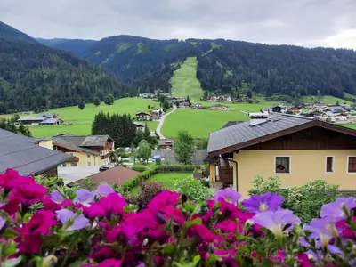 Ein allgemeiner Bergblick oder ein Berglick von der Ferienwohnung aus