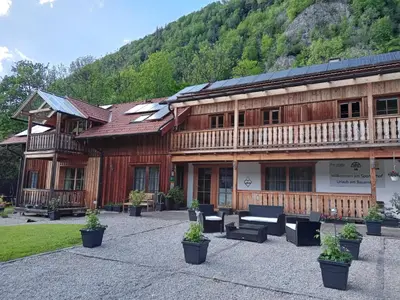 Ein allgemeiner Bergblick oder ein Berglick von der Ferienwohnung aus