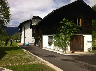 Das Gebäude in dem sich die Ferienwohnung befindet