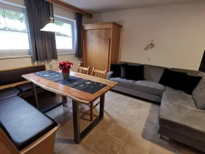 Ein Sitzbereich in der Unterkunft Gästehaus Amadé