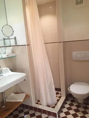 Ein Badezimmer in der Unterkunft Hotel-Gasthof Weitgasser