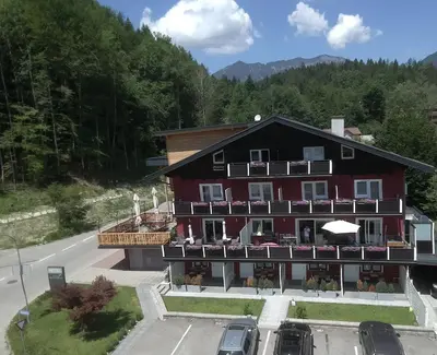 Ein allgemeiner Bergblick oder ein Berglick von des Hotels aus