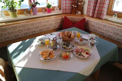 Essen im Privatzimmer oder in der Nähe